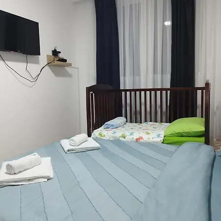 Sky City: High-rise With Pool & Access Apartment *