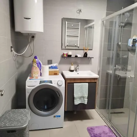 Apartment Sky City: High-rise With Pool & Access