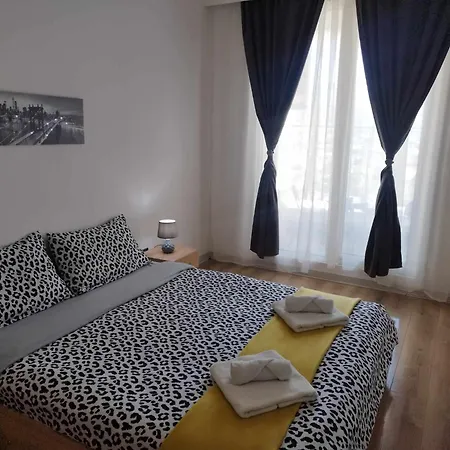 Apartment Sky City: High-rise With Pool & Access Skopje
