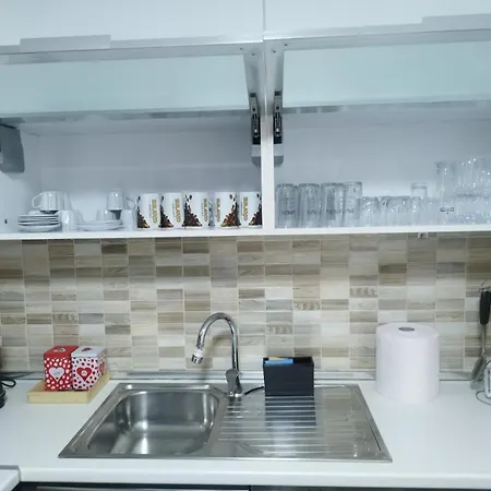 Sky 19th Floor Twin & 12th Floor & 25th & 33 Floor & With Pool & & Gym & Parking Included In Price *