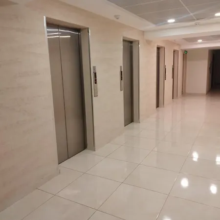 Sky 19th Floor Twin & 12th Floor & 25th & 33 Floor & With Pool & & Gym & Parking Included In Price *