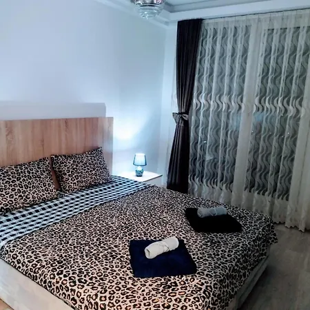 Sky 19th Floor Twin & 12th Floor & 25th & 33 Floor & With Pool & & Gym & Parking Included In Price * Skopje